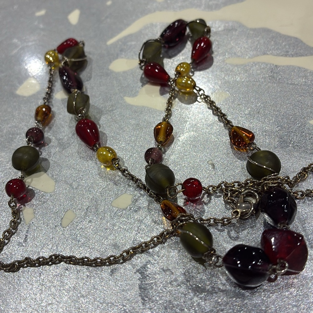 Elegant Multicolor Variety Lucite And Glass Like Beaded Necklace - Picture 6 of 7
